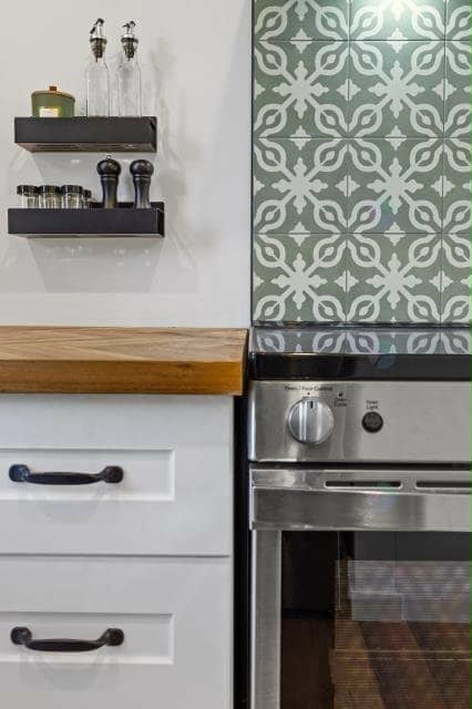 Dosseret décoratif et cuisinière